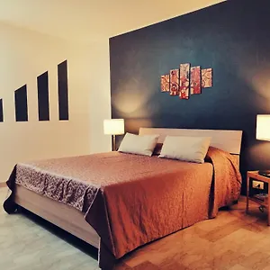 https://liz-houses.sicilyhotelsitaly.net